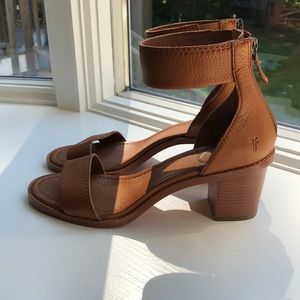 Frye Brielle Back Zip Sandal